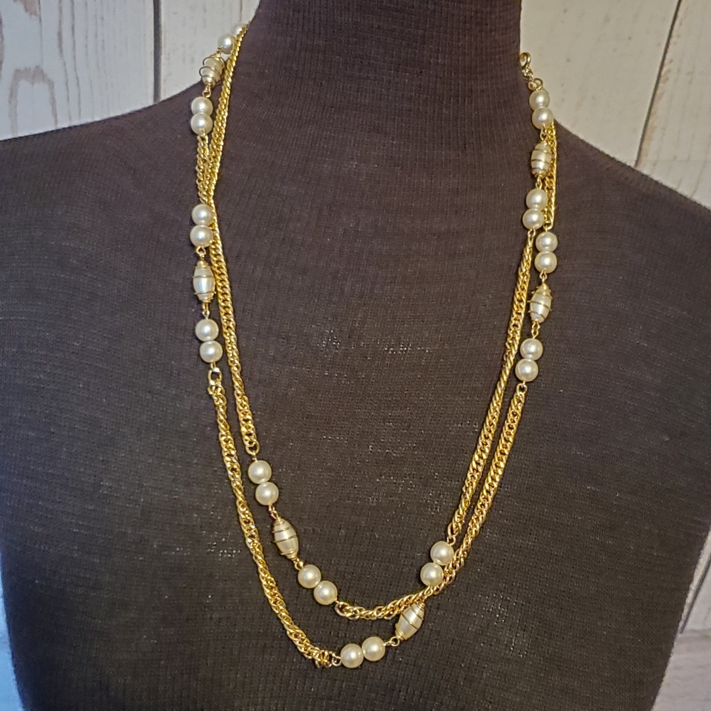 Sarah Coventry goldtone faux pearl opera length necklace